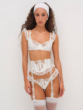 Women Beau Garter - White